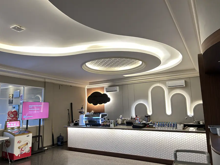 Area cafe dan lounge di MAULIDIA CONVENTION CENTER